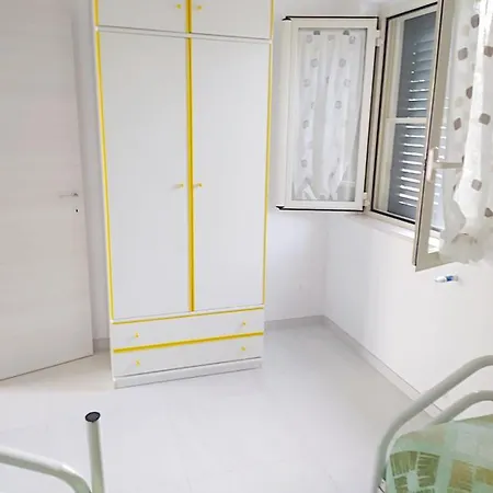 Apt Trilocale - 3 Km Dalla Spiaggia - In Tranquillissimo Uliveto Apartment *
